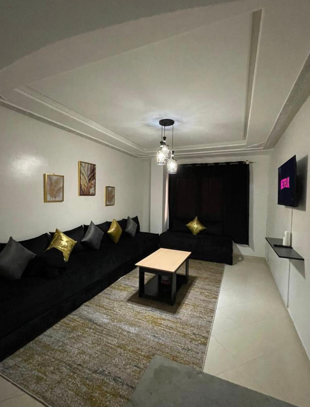 Appartement A La Corniche De *